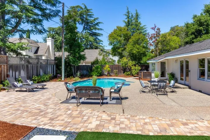 13755 Calle Tacuba, Saratoga, California 95070