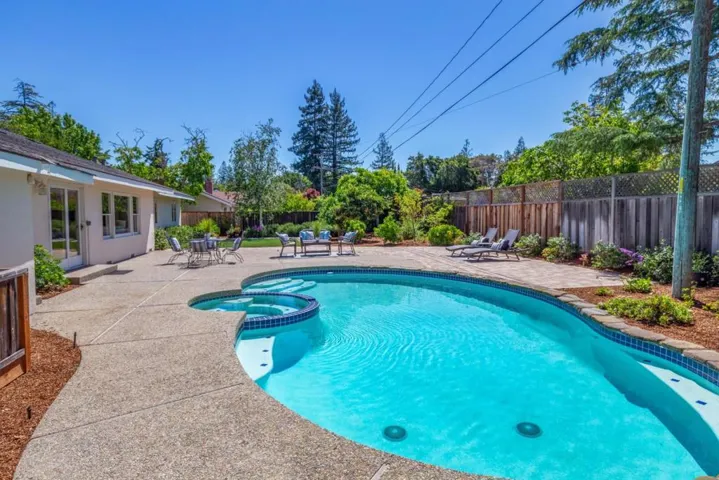 13755 Calle Tacuba, Saratoga, California 95070