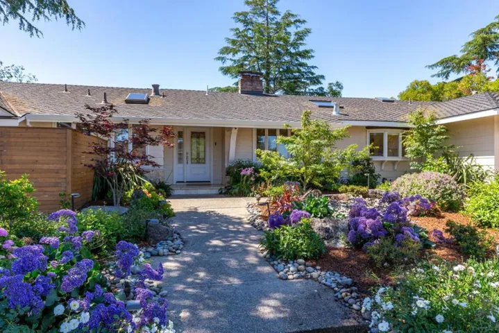 13755 Calle Tacuba, Saratoga, California 95070