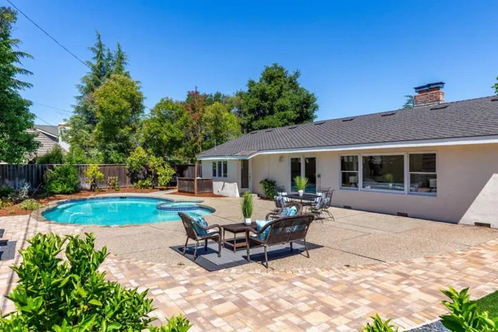 13755 Calle Tacuba, Saratoga, California 95070
