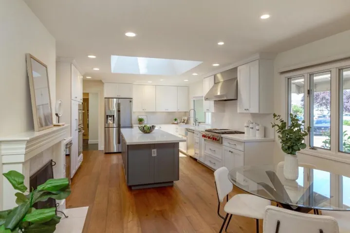 13755 Calle Tacuba, Saratoga, California 95070