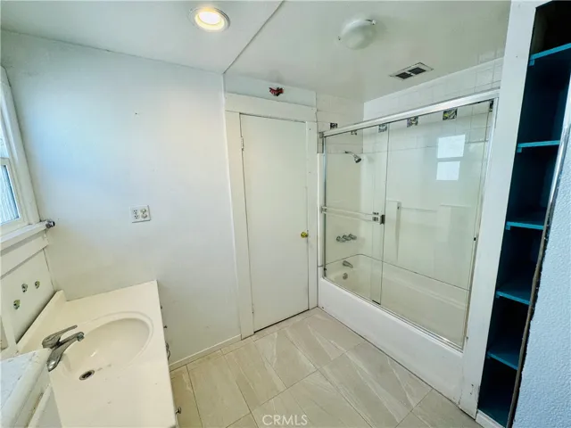 Front Unit- Bathroom