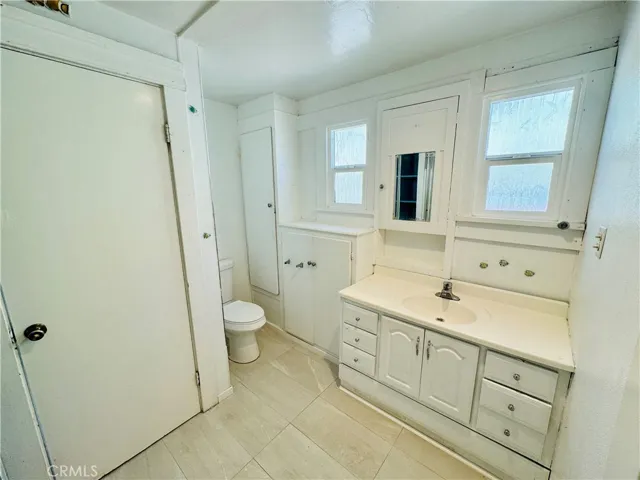 Front Unit- Bathroom