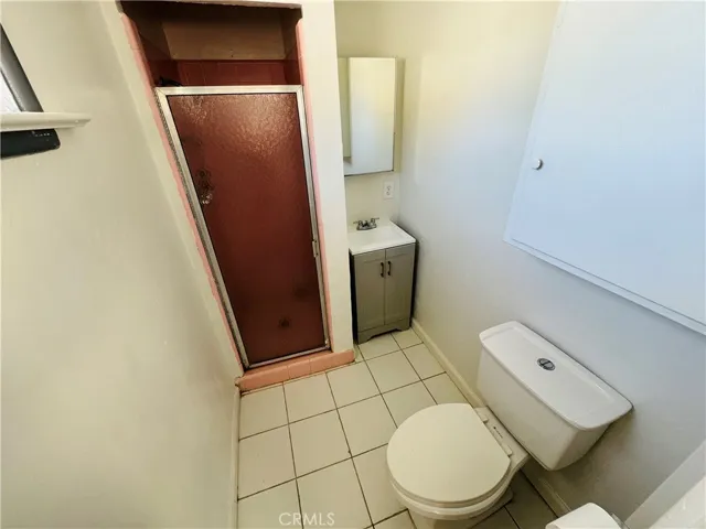 Front Unit- Master Bathroom.