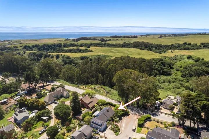 700 Monarch Way, Santa Cruz, California 95060