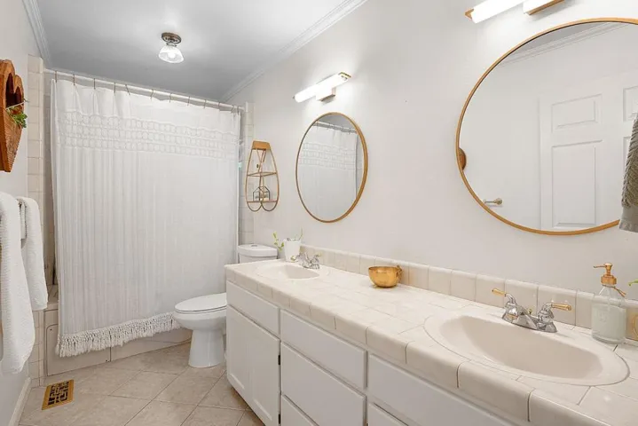 700 Monarch Way, Santa Cruz, California 95060
