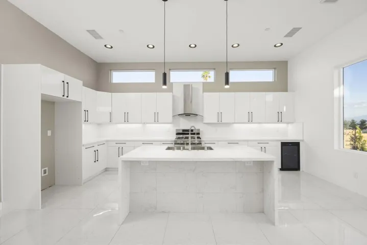 7-web-or-mls-11635 Upland Way-360