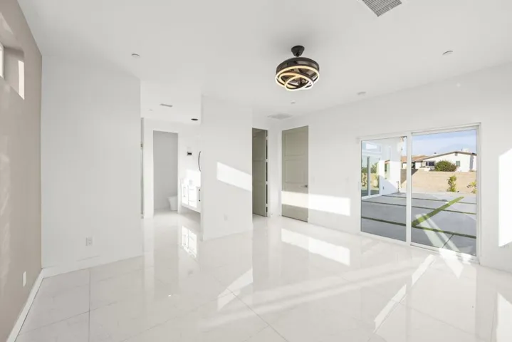 18-web-or-mls-11635 Upland Way-162