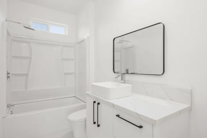 29-web-or-mls-11635 Upland Way-303