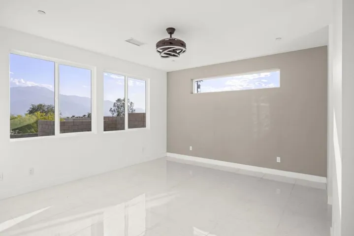13-web-or-mls-11635 Upland Way-101