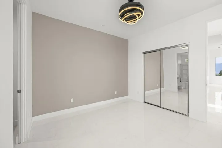 28-web-or-mls-11635 Upland Way-292