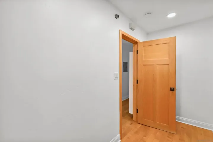 1049 Felspar St 23, San Diego, California 92109