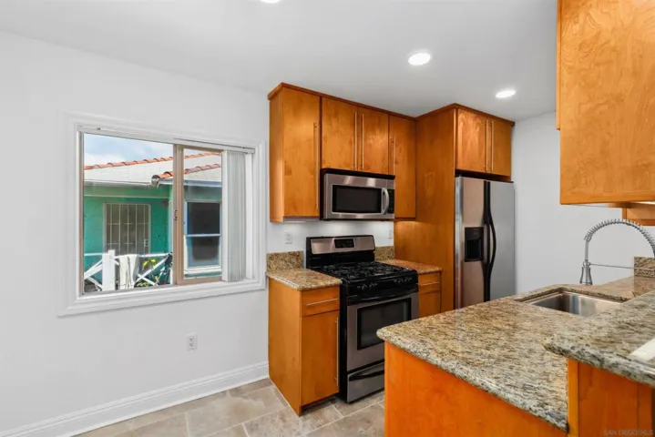 1049 Felspar St 23, San Diego, California 92109