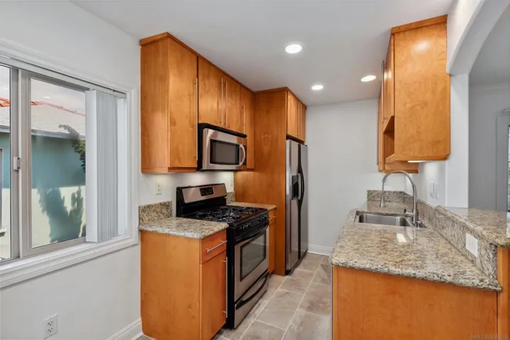 1049 Felspar St 23, San Diego, California 92109