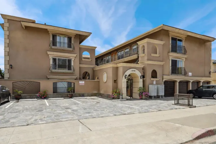 1049 Felspar St 23, San Diego, California 92109
