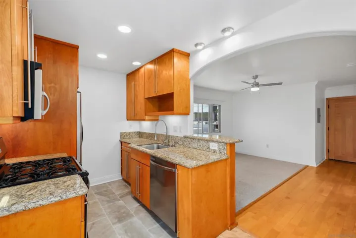 1049 Felspar St 23, San Diego, California 92109