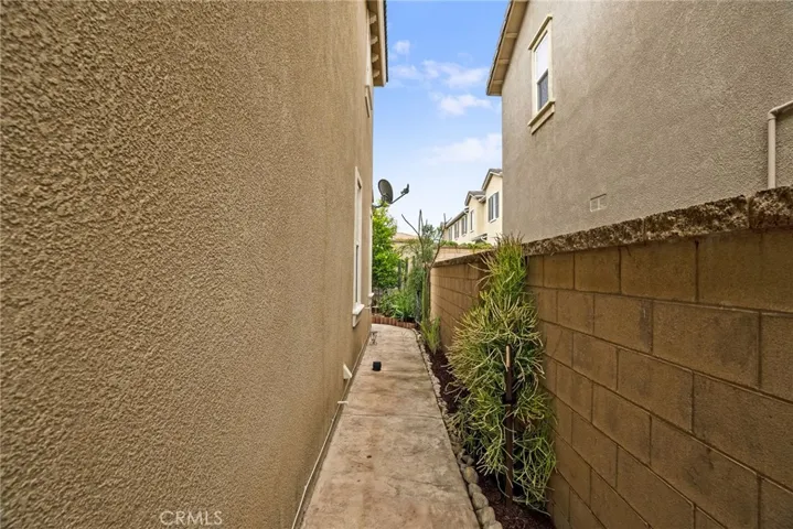 5587 Scharf Avenue, Fontana, California 92336