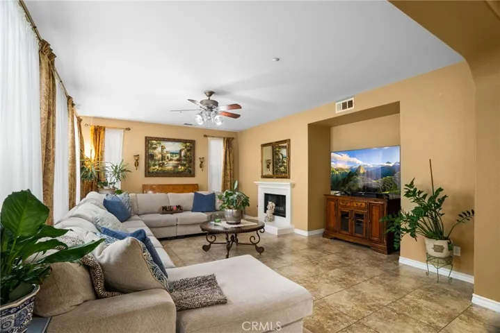 5587 Scharf Avenue, Fontana, California 92336