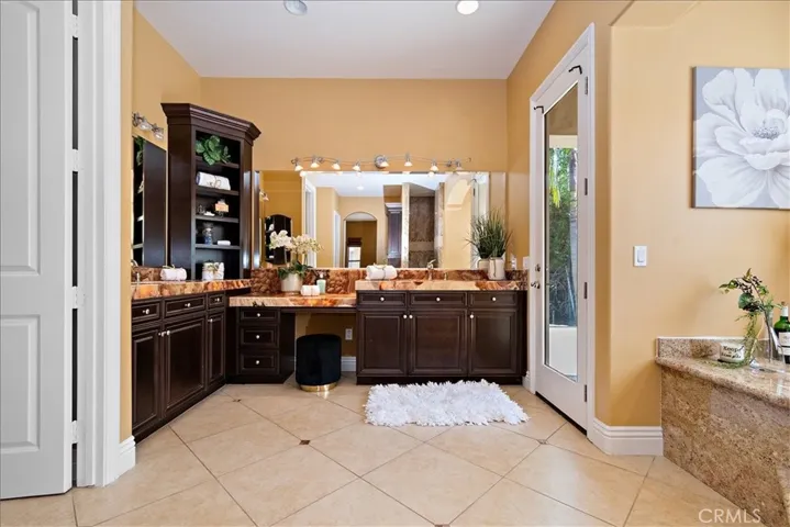 1264 Amin Cir, Corona, California 92881