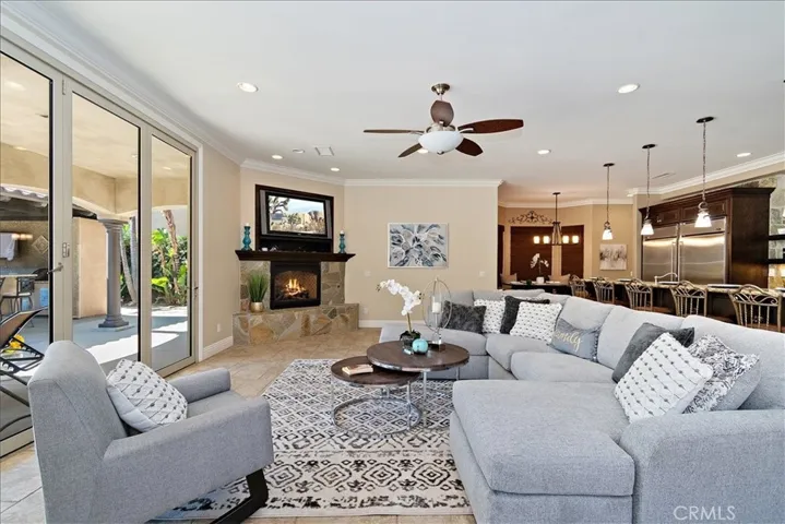 1264 Amin Cir, Corona, California 92881