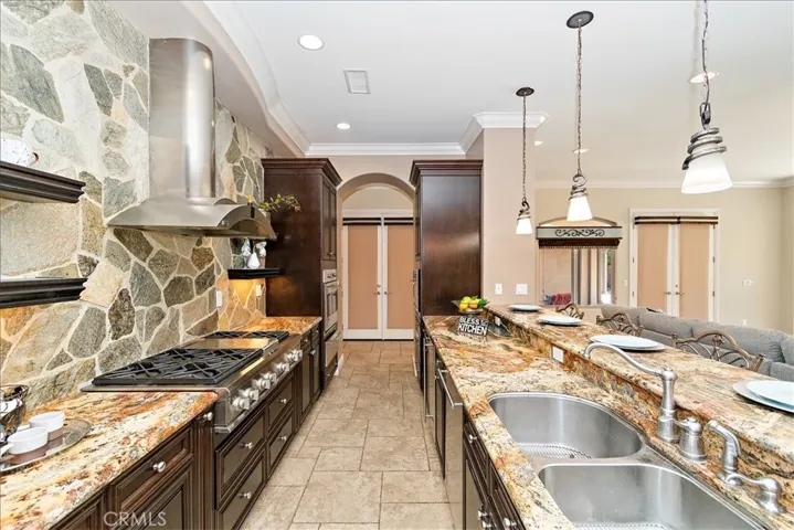 1264 Amin Cir, Corona, California 92881