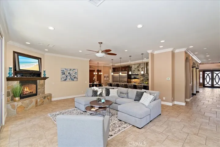1264 Amin Cir, Corona, California 92881