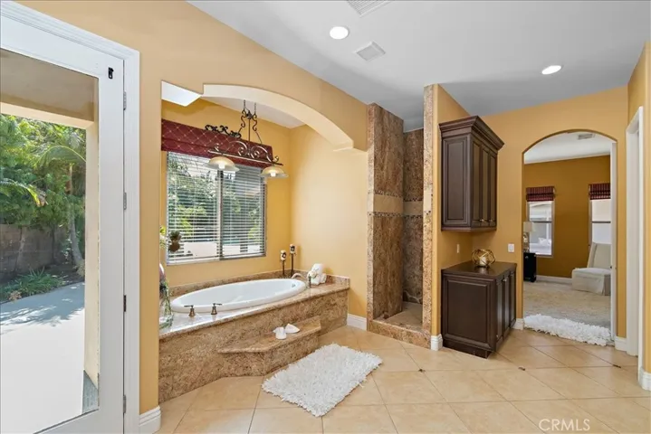 1264 Amin Cir, Corona, California 92881