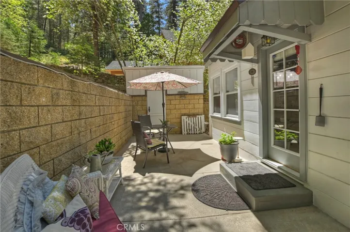 27899 Rainbow Drive, Lake Arrowhead, California 92352