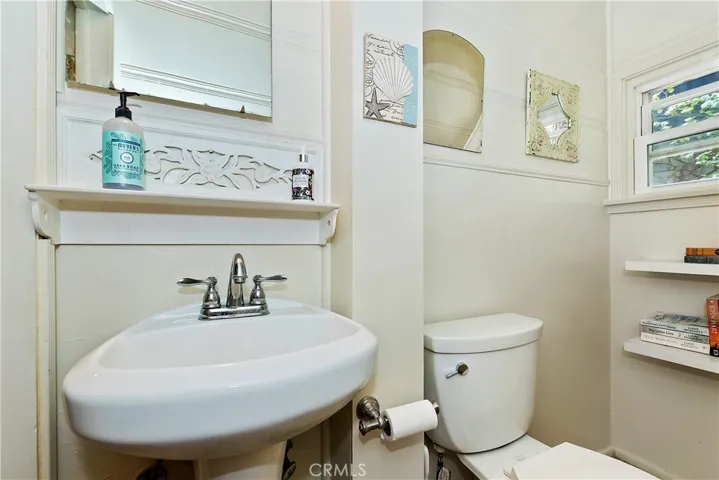 27899 Rainbow Drive, Lake Arrowhead, California 92352