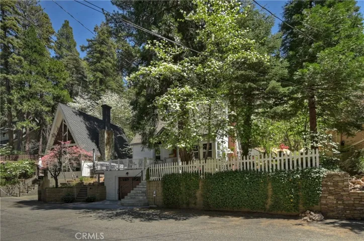 27899 Rainbow Drive, Lake Arrowhead, California 92352