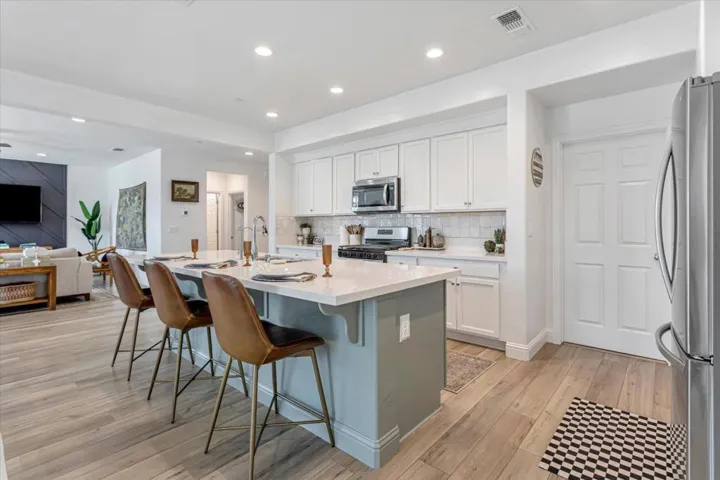 410 Lolly Way, Los Banos, California 93635