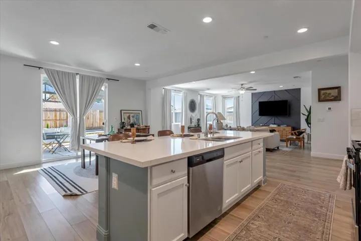 410 Lolly Way, Los Banos, California 93635