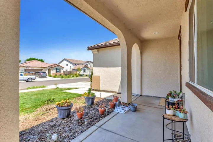 410 Lolly Way, Los Banos, California 93635