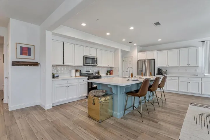 410 Lolly Way, Los Banos, California 93635