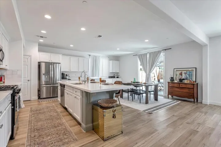 410 Lolly Way, Los Banos, California 93635