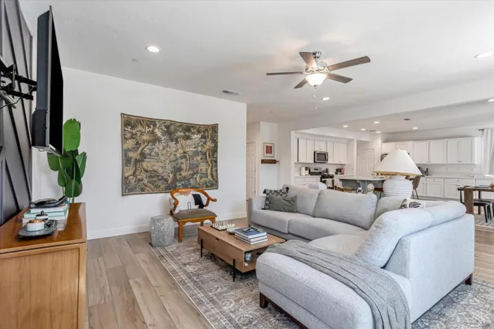 410 Lolly Way, Los Banos, California 93635