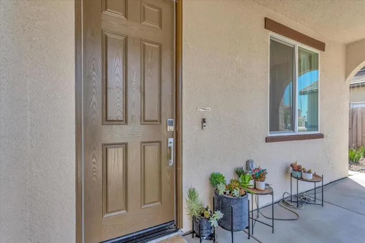 410 Lolly Way, Los Banos, California 93635
