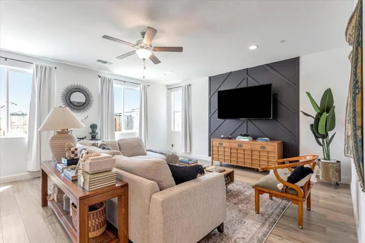 410 Lolly Way, Los Banos, California 93635