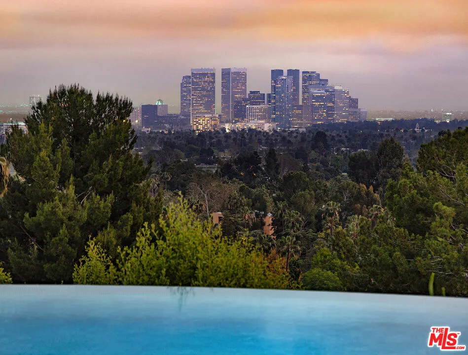 1118 Calle Vista Drive, Beverly Hills, California 90210 home-pic-3