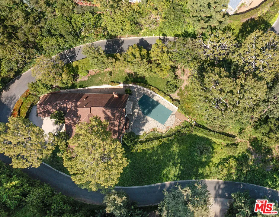 1116 Calle Vista Drive, Beverly Hills, California 90210 home-pic-0