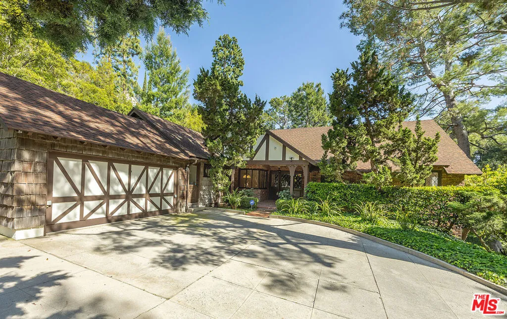 1116 Calle Vista Drive, Beverly Hills, California 90210 home-pic-4