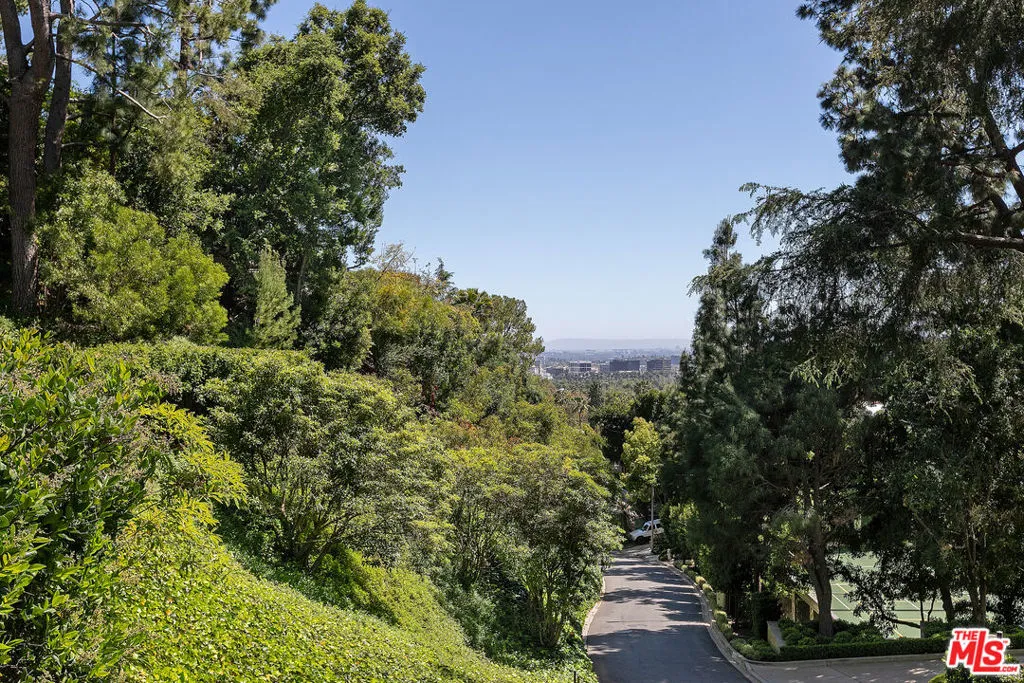 1116 Calle Vista Drive, Beverly Hills, California 90210 home-pic-6