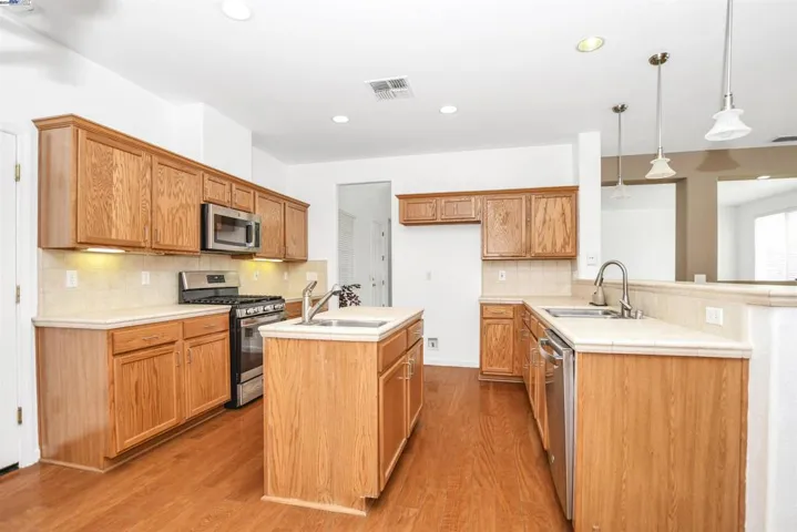 3931 Granite Falls Dr, Ceres, California 95307