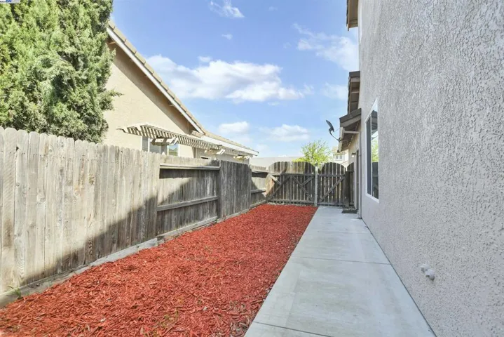 3931 Granite Falls Dr, Ceres, California 95307