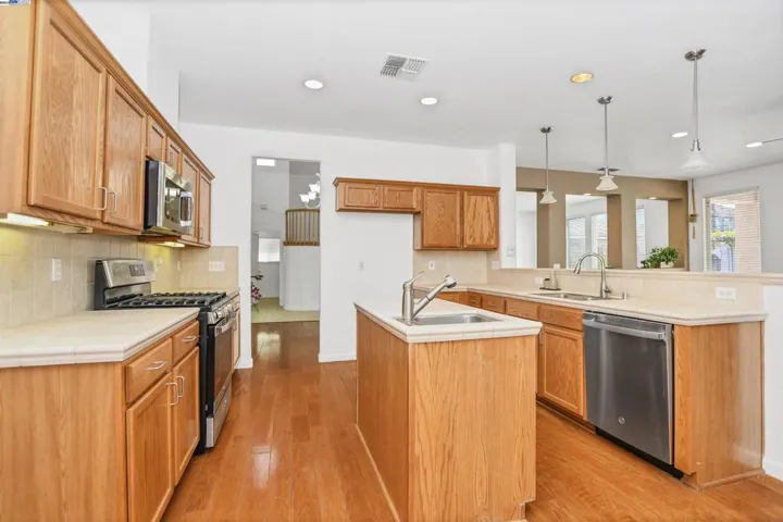 3931 Granite Falls Dr, Ceres, California 95307