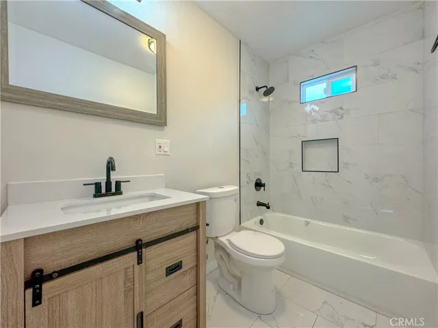 827 E 95th Street, Los Angeles, California 90002