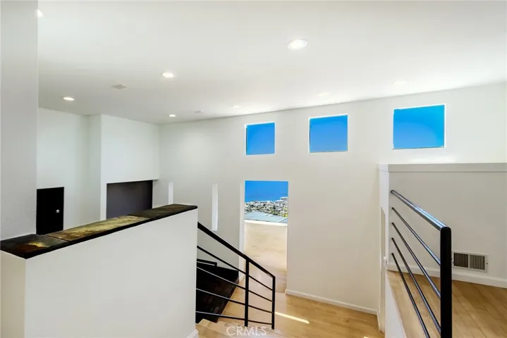 1305 La Mirada Street, Laguna Beach, California 92651