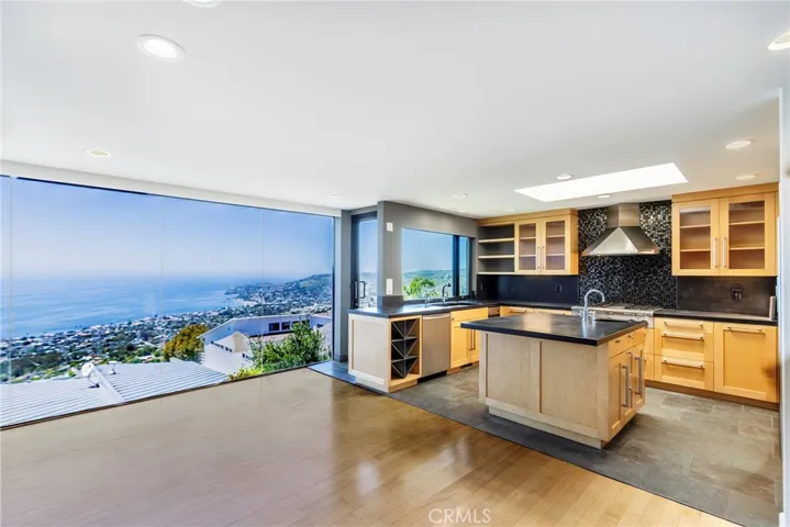 1305 La Mirada Street, Laguna Beach, California 92651