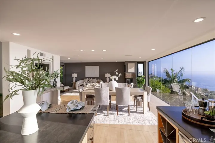 1305 La Mirada Street, Laguna Beach, California 92651