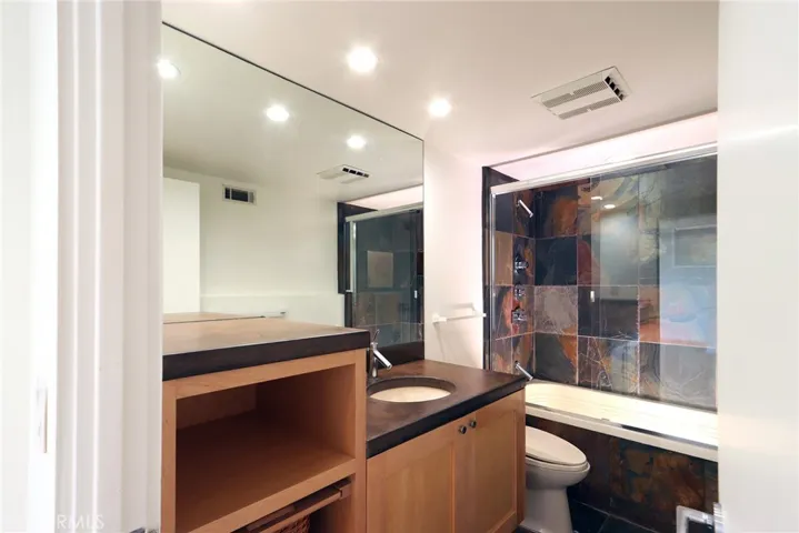 1305 La Mirada Street, Laguna Beach, California 92651
